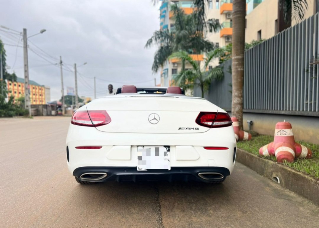 Cabriolet MERCEDES C300 DÉCAPOTABLE