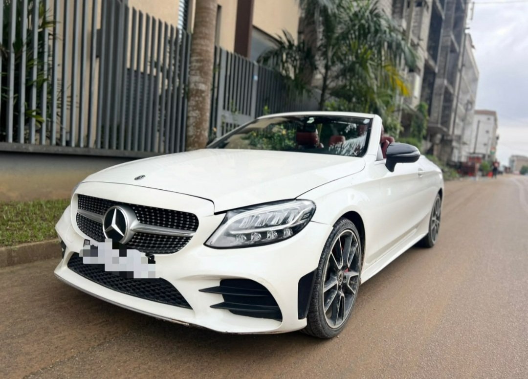Cabriolet MERCEDES C300 DÉCAPOTABLE