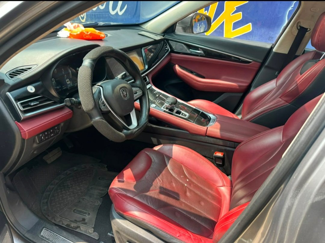 SUV CHANGAN CS85 COUPE Sport – Cuir Rouge