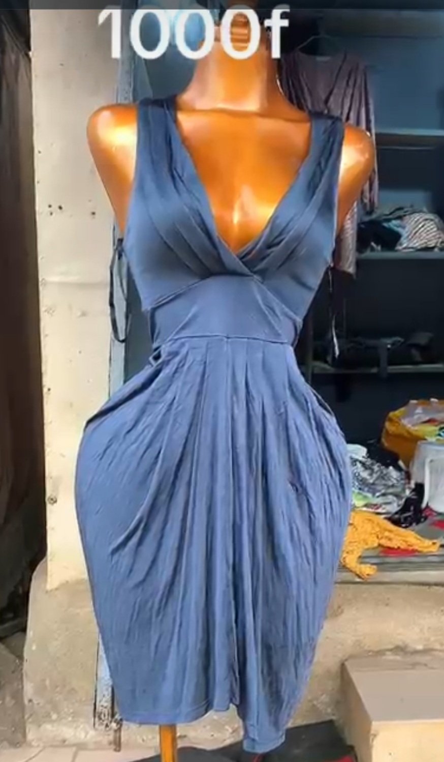 Belle robe en vente
