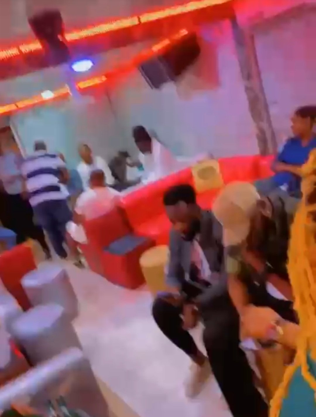 🍾 CAVE-BAR À CÉDER – BAR BIEN ÉQUIPÉ