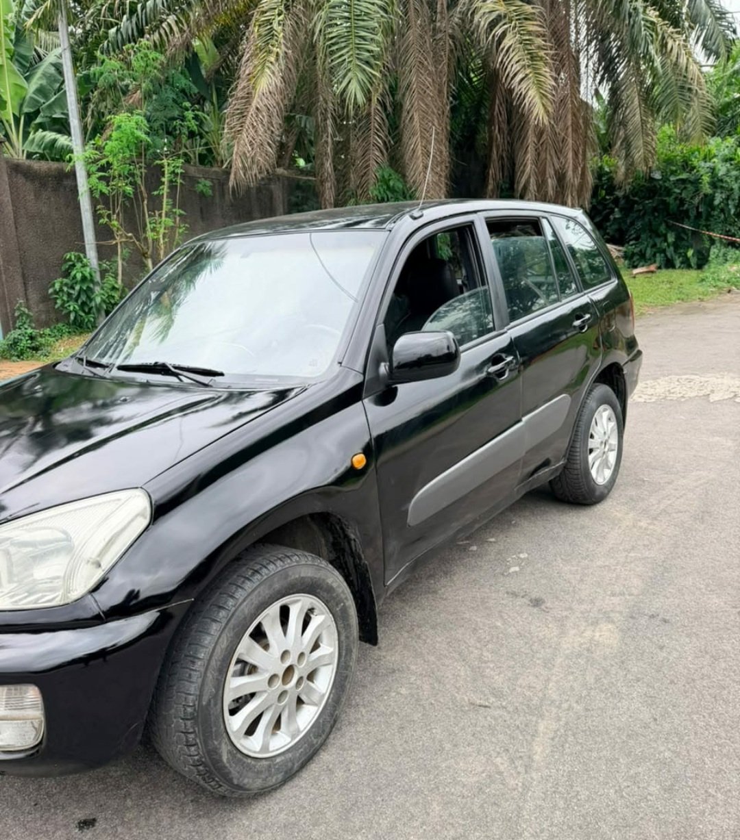 TOYOTA RAV4 À VENDRE BA essence Clim