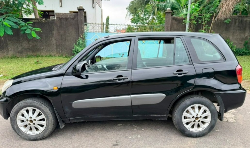 TOYOTA RAV4 À VENDRE BA essence Clim