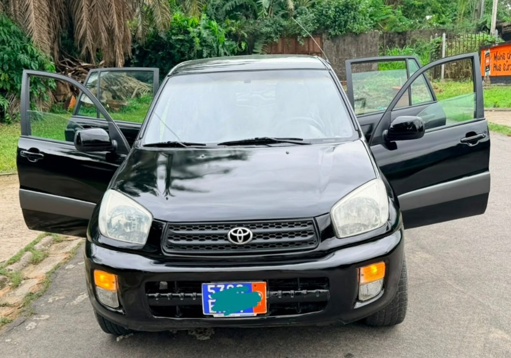 TOYOTA RAV4 À VENDRE BA essence Clim