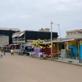 YOPOUGON KOWEÏT COUR COMMERCIALE À VENDRE