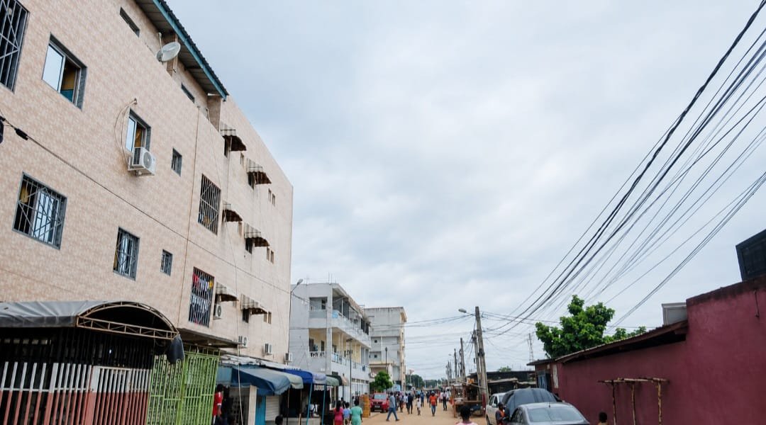 YOPOUGON KOWEÏT COUR COMMERCIALE À VENDRE