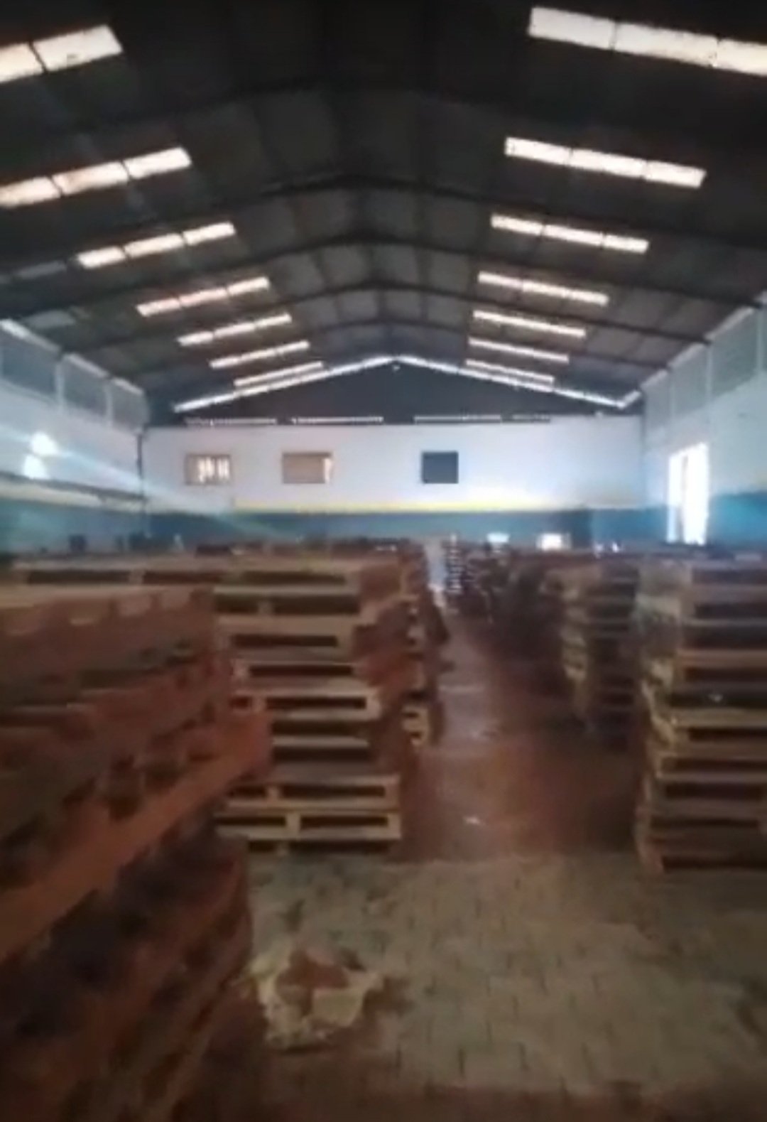 ENTREPÔT 2000m2 À LOUER À YOPOUGON