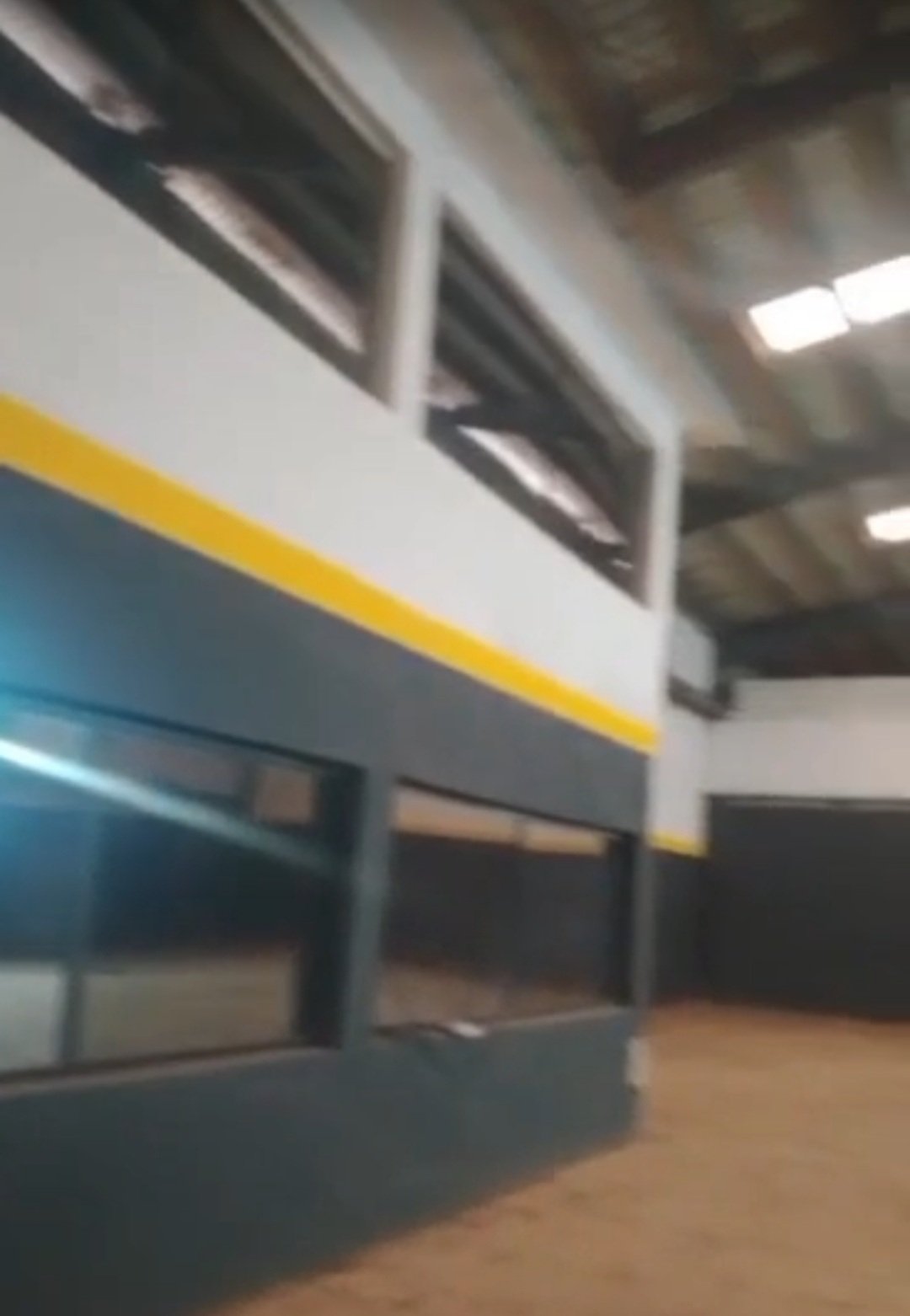 ENTREPÔT 2000m2 À LOUER À YOPOUGON