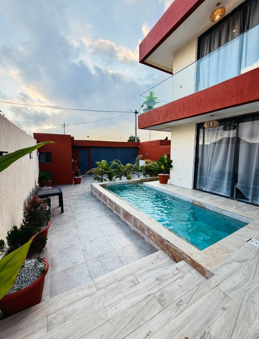 DUPLEX NEUF MEUBLÉ ÉQUIPÉ PISCINE BINGERVILLE