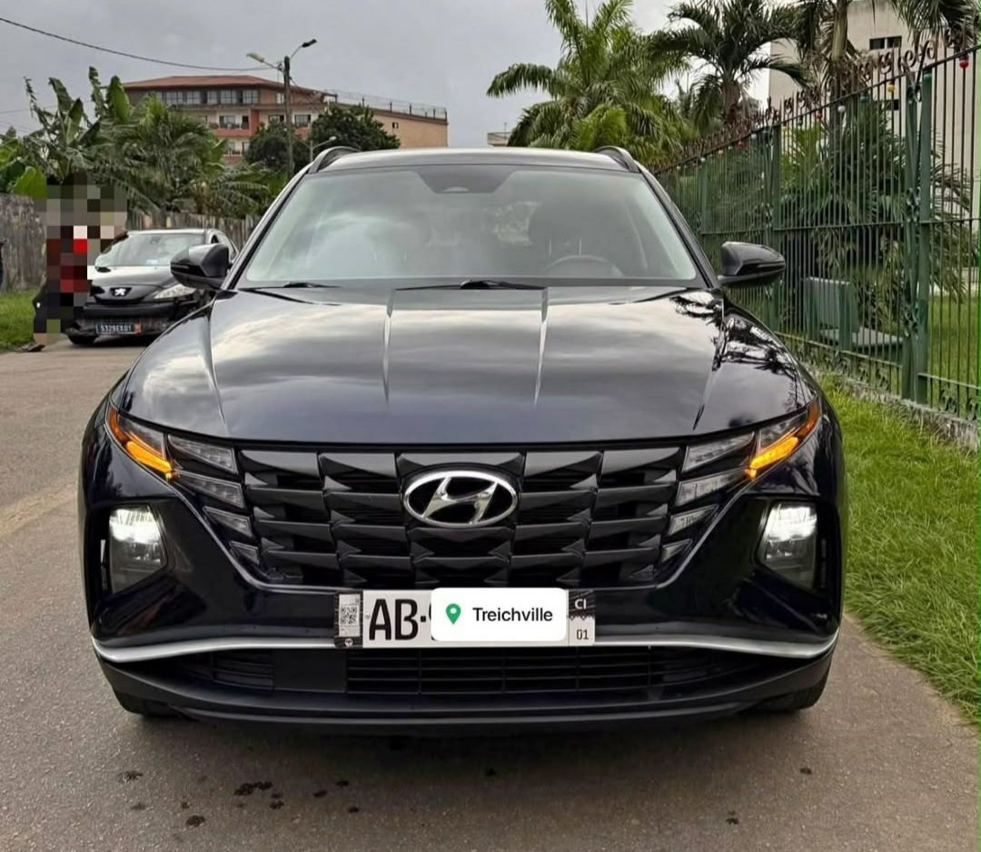 LOCATION HYUNDAI TUCSON SUV