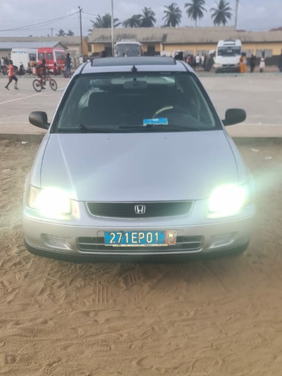 HONDA CIVIC BERLINE à vendre