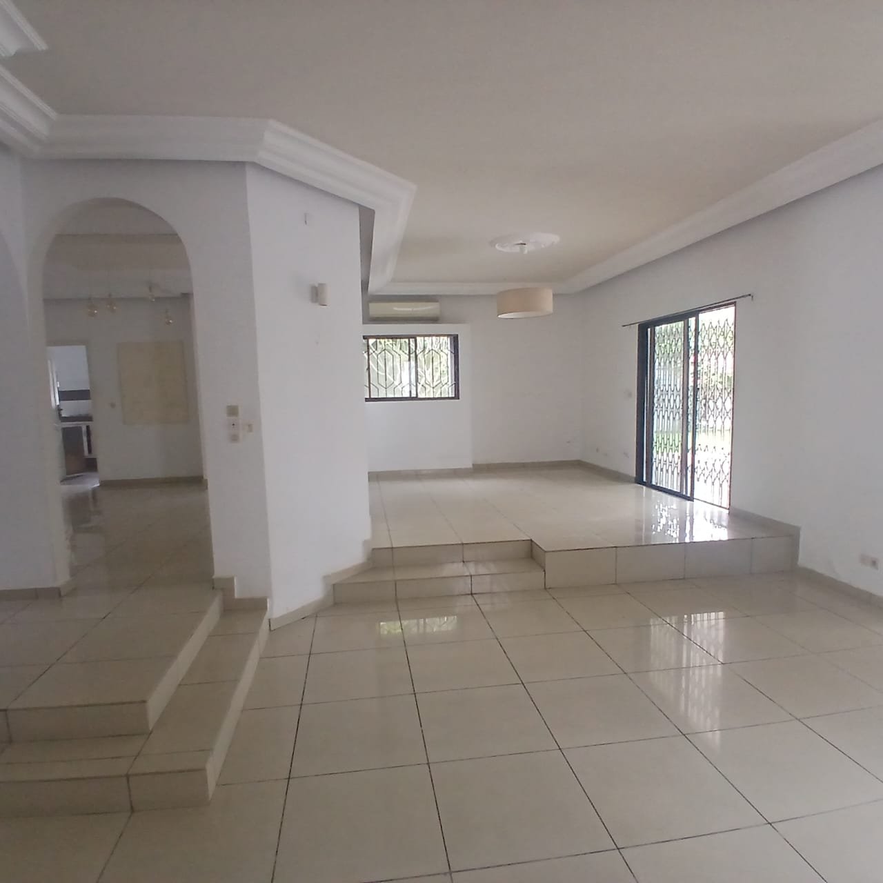 Villa duplex à beverly hills sur 1000m2 en vente